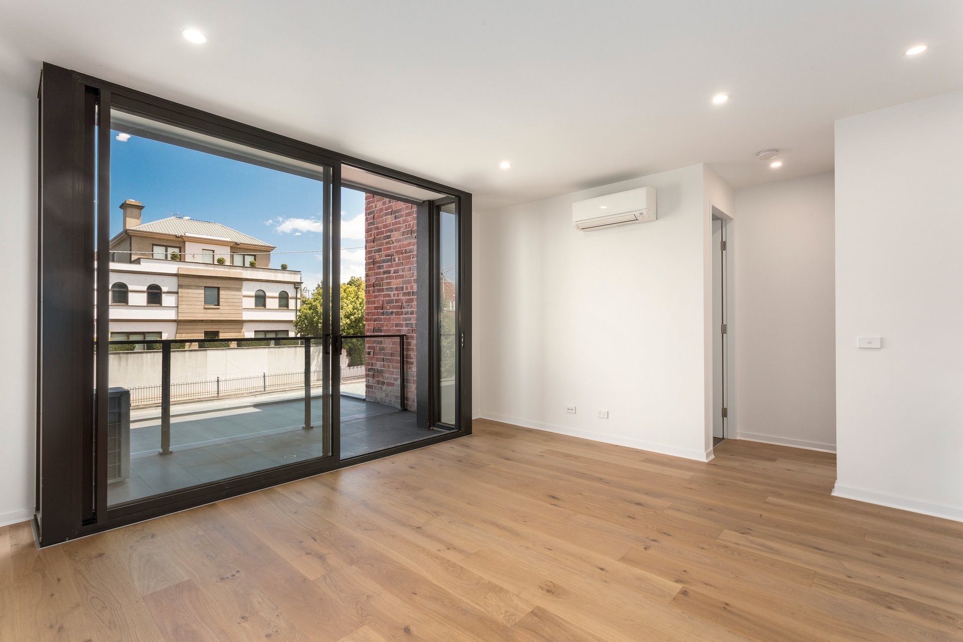 Property Gallery Thumbnail 7