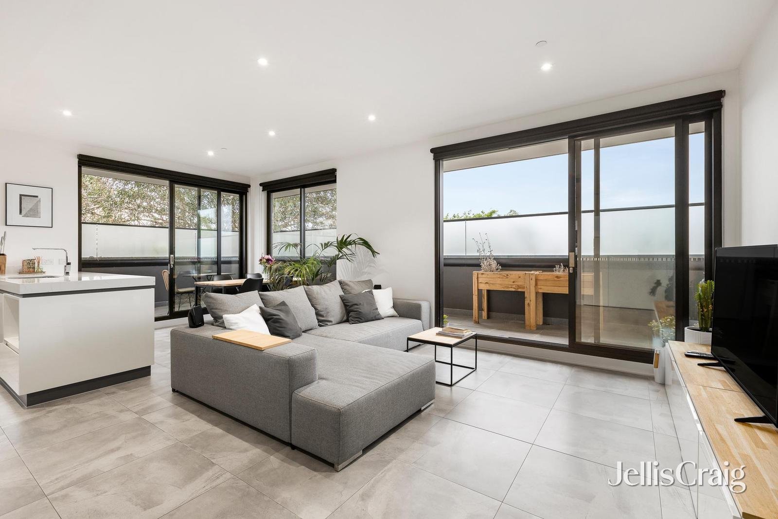 104/43 Willis Street, Hampton image 3