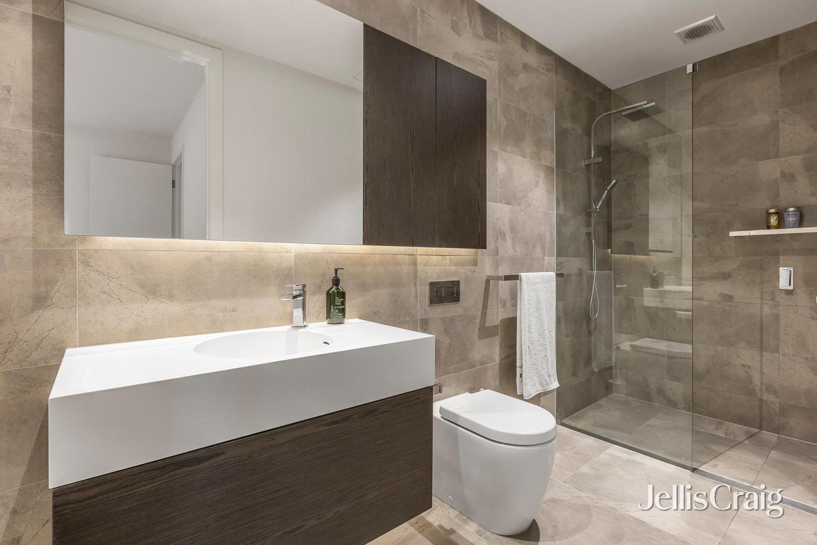 104/43 Willis Street, Hampton image 7