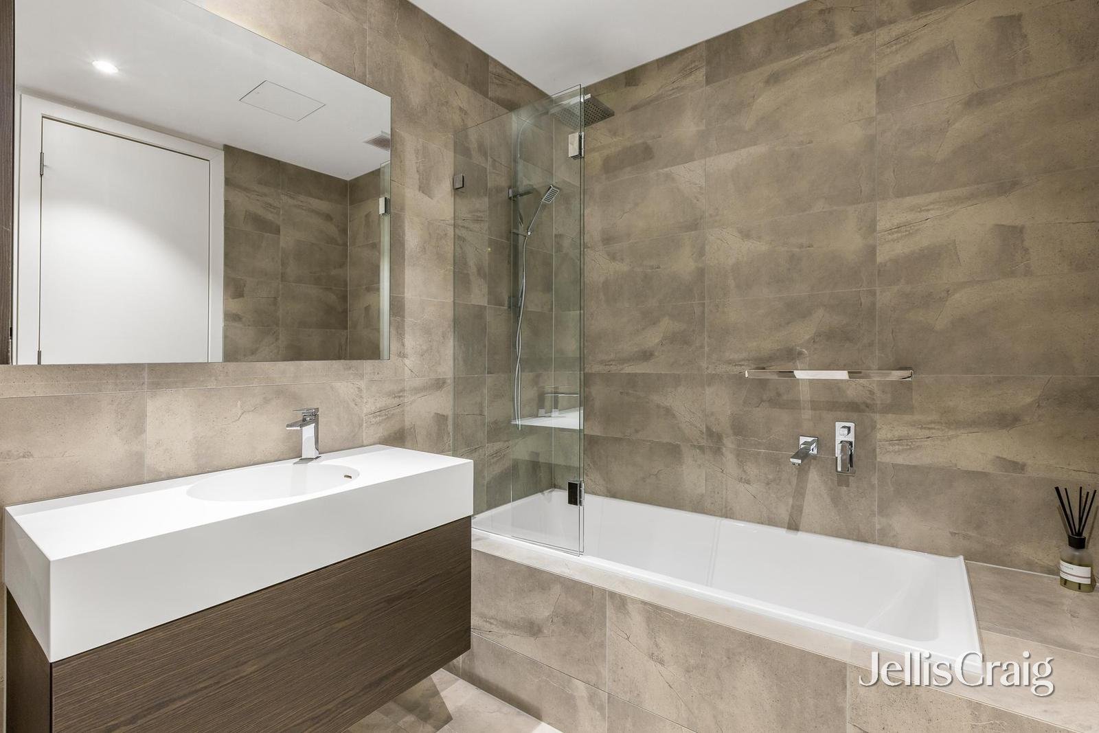 104/43 Willis Street, Hampton image 8