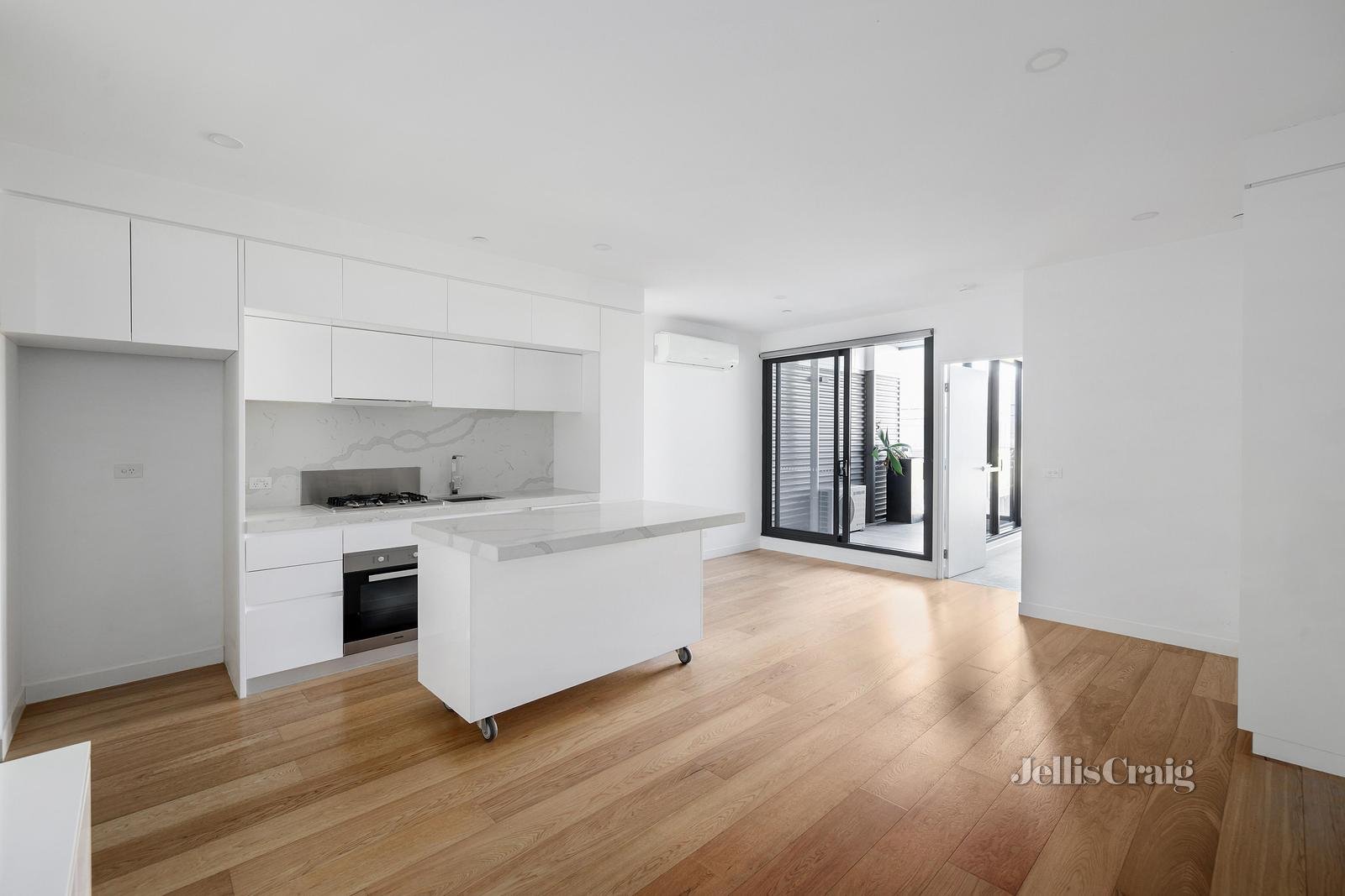 104/483 Glen Huntly Road, Elsternwick image 2
