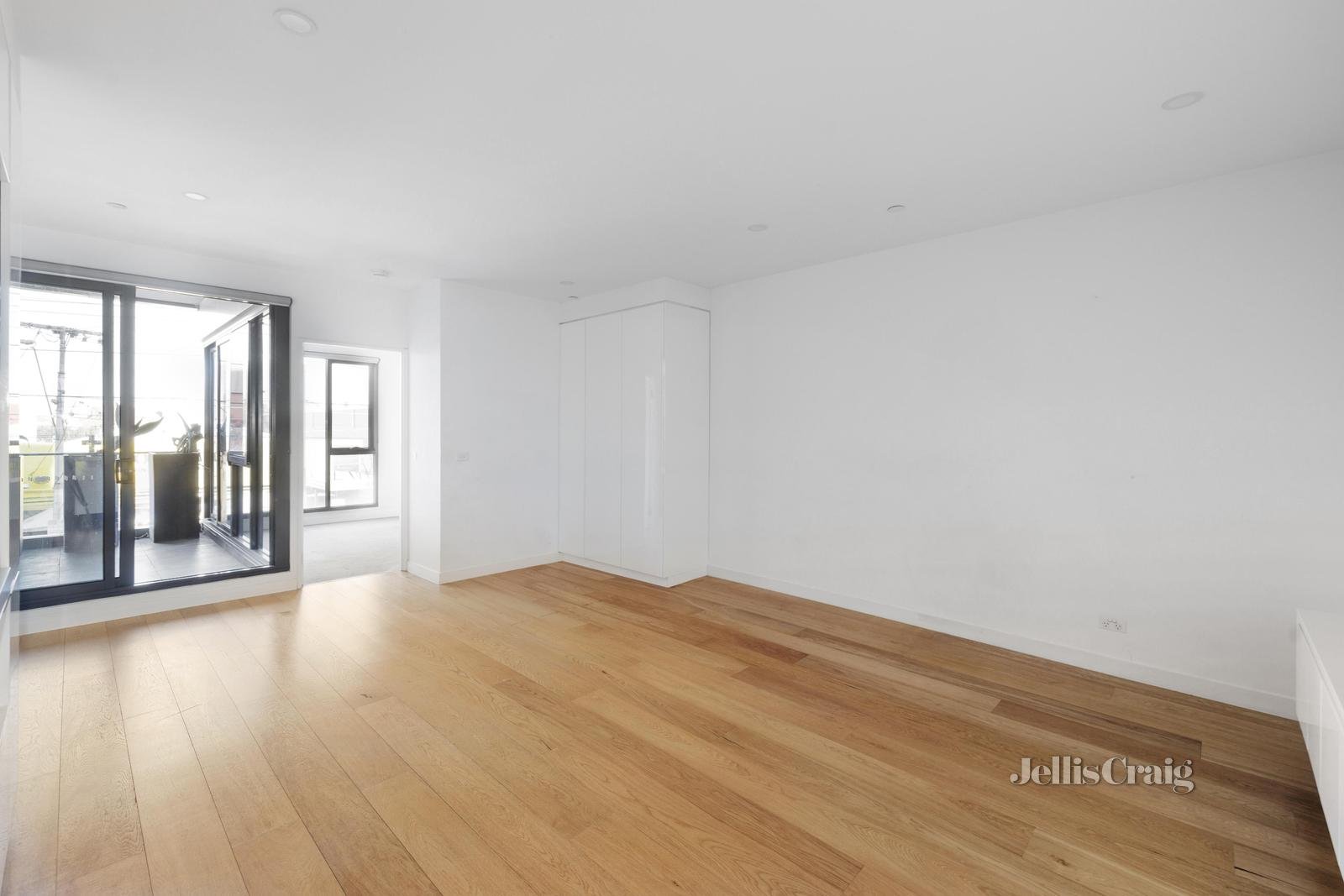 104/483 Glen Huntly Road, Elsternwick image 4