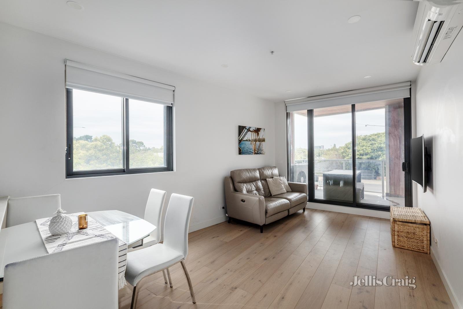 104/5 Winton Road, Malvern East image 2