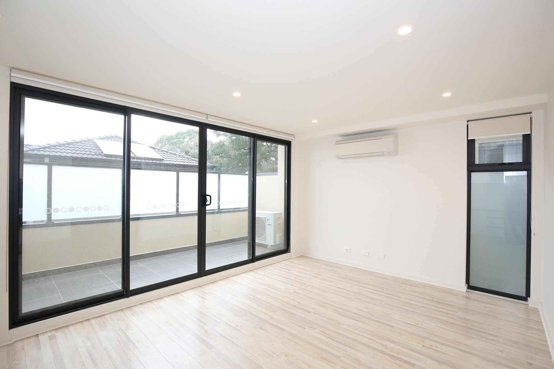 104/519-521 High Street Road, Mount Waverley image 2