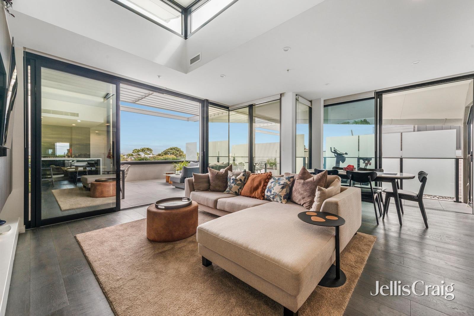 104/6 Fernhill Road, Sandringham image 1