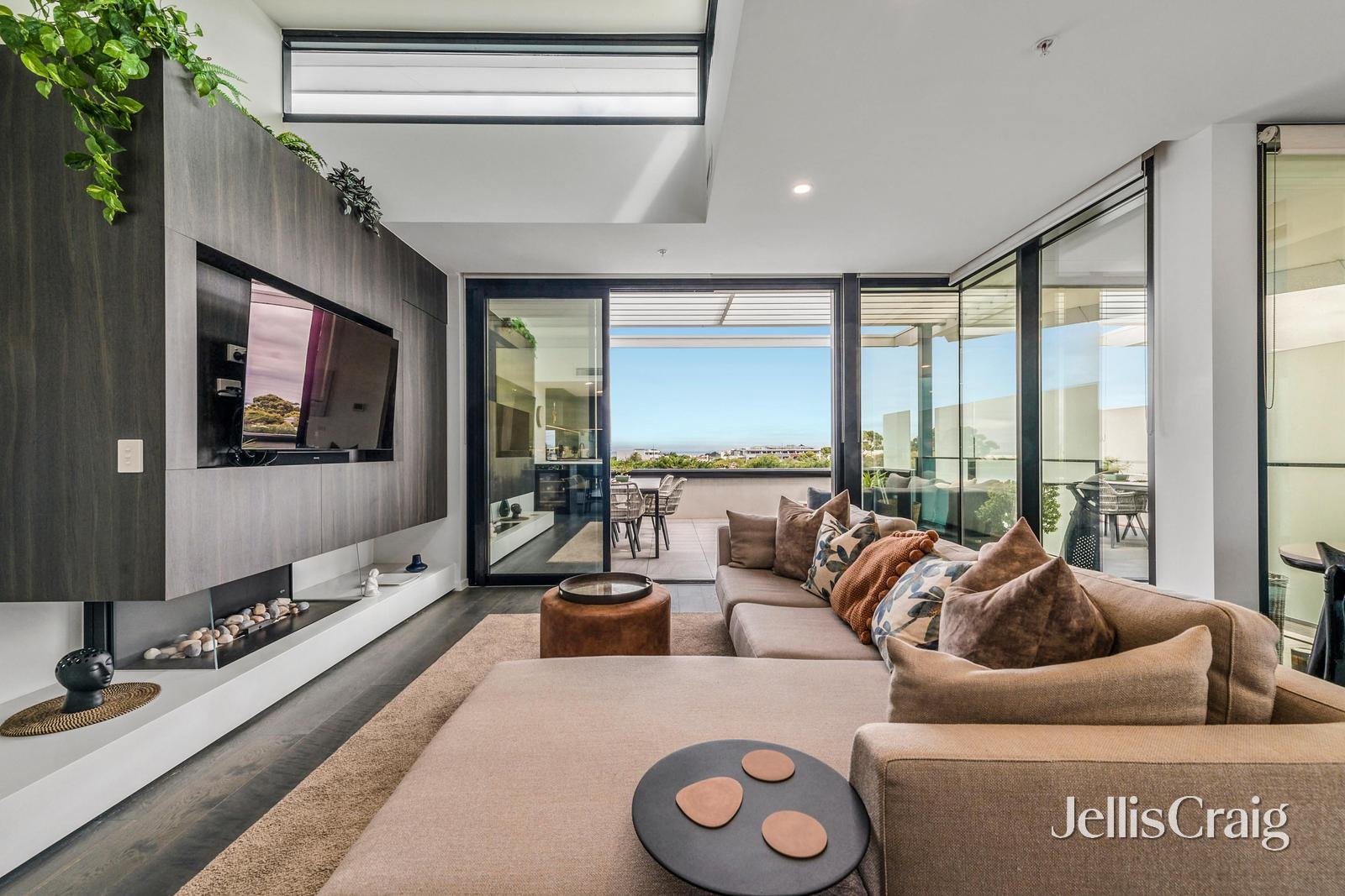 104/6 Fernhill Road, Sandringham image 2