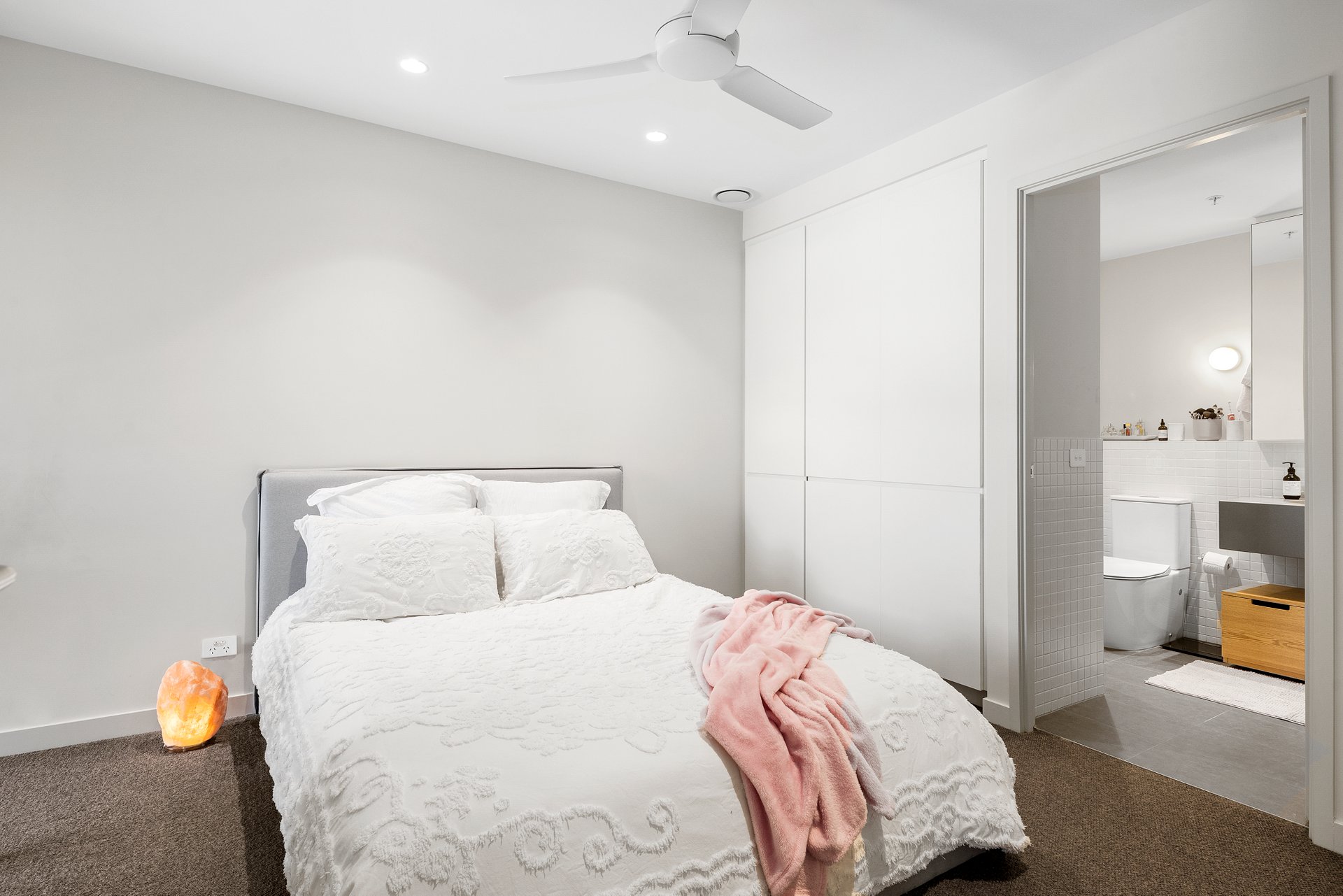 Property Gallery Thumbnail 3