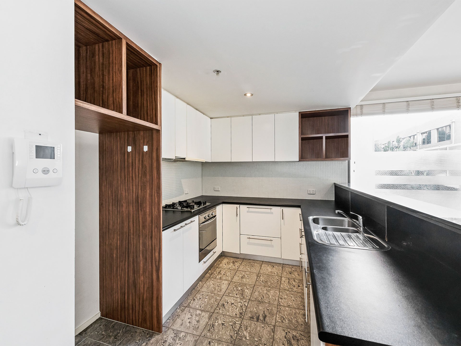 104 / 610 St Kilda Road MELBOURNE
