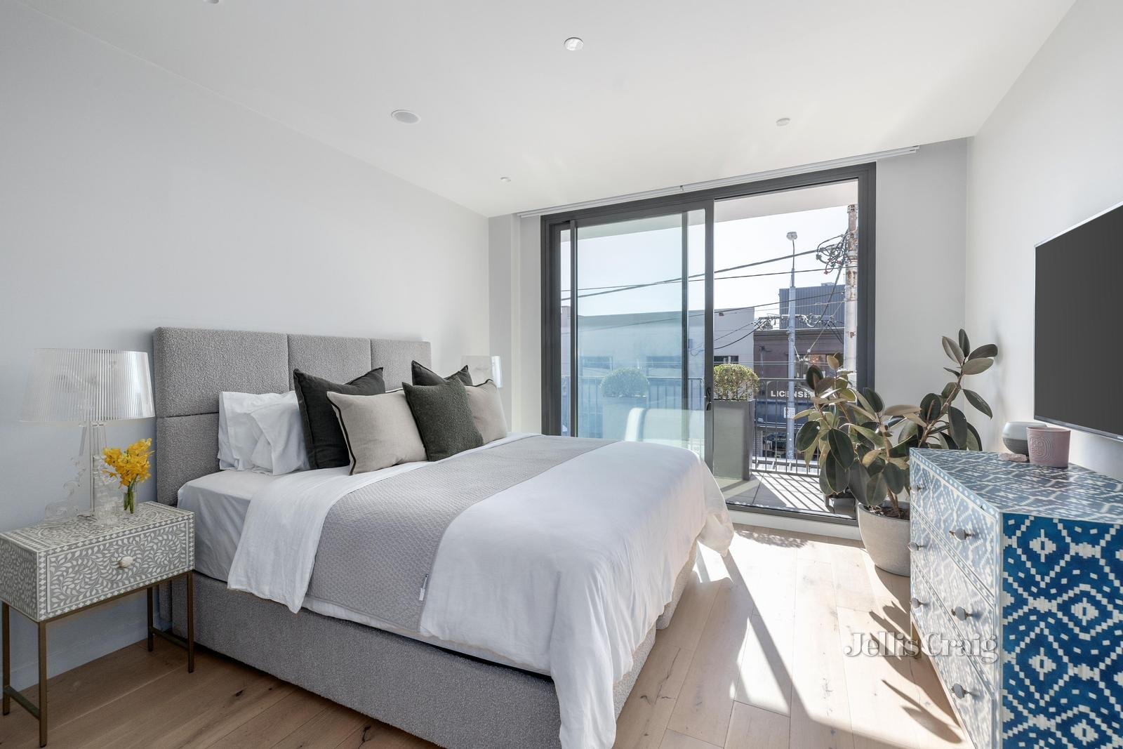 104/65 Maitland Street, Glen Iris image 8