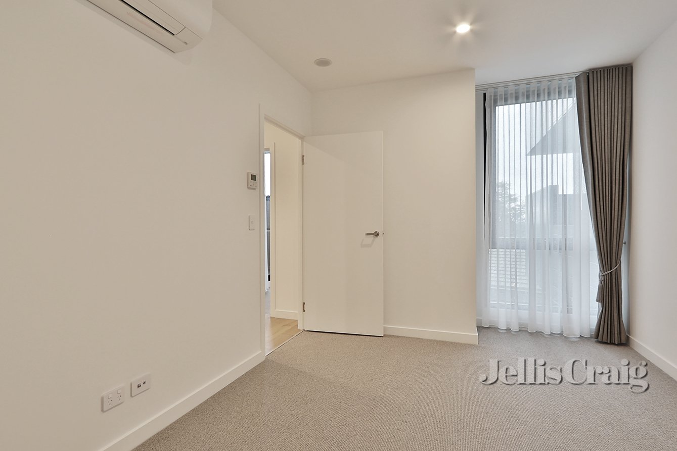 104/777 Doncaster Road, Doncaster image 3