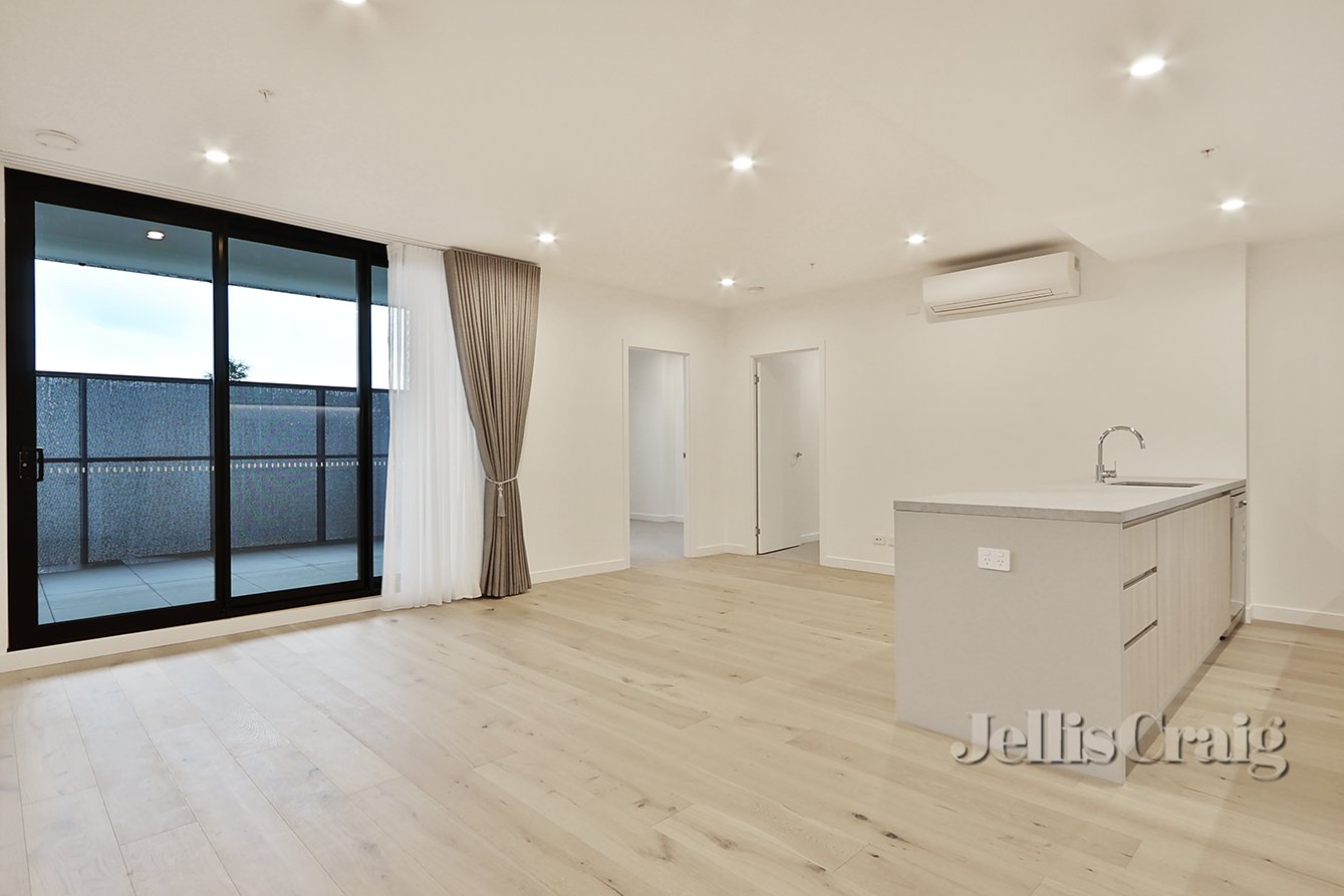 104/777 Doncaster Road, Doncaster image 2