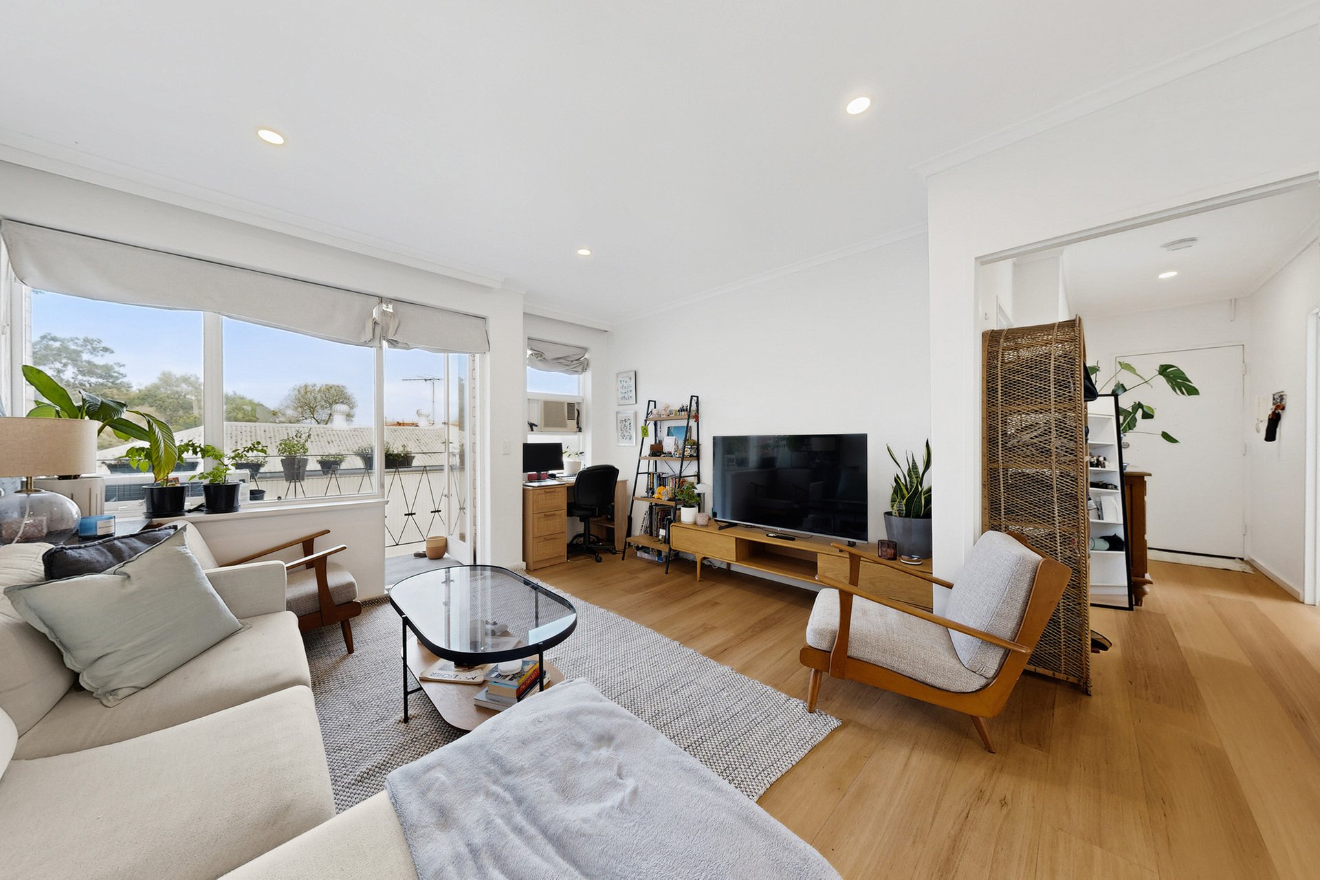 10/48 Spray Street, Elwood image 1