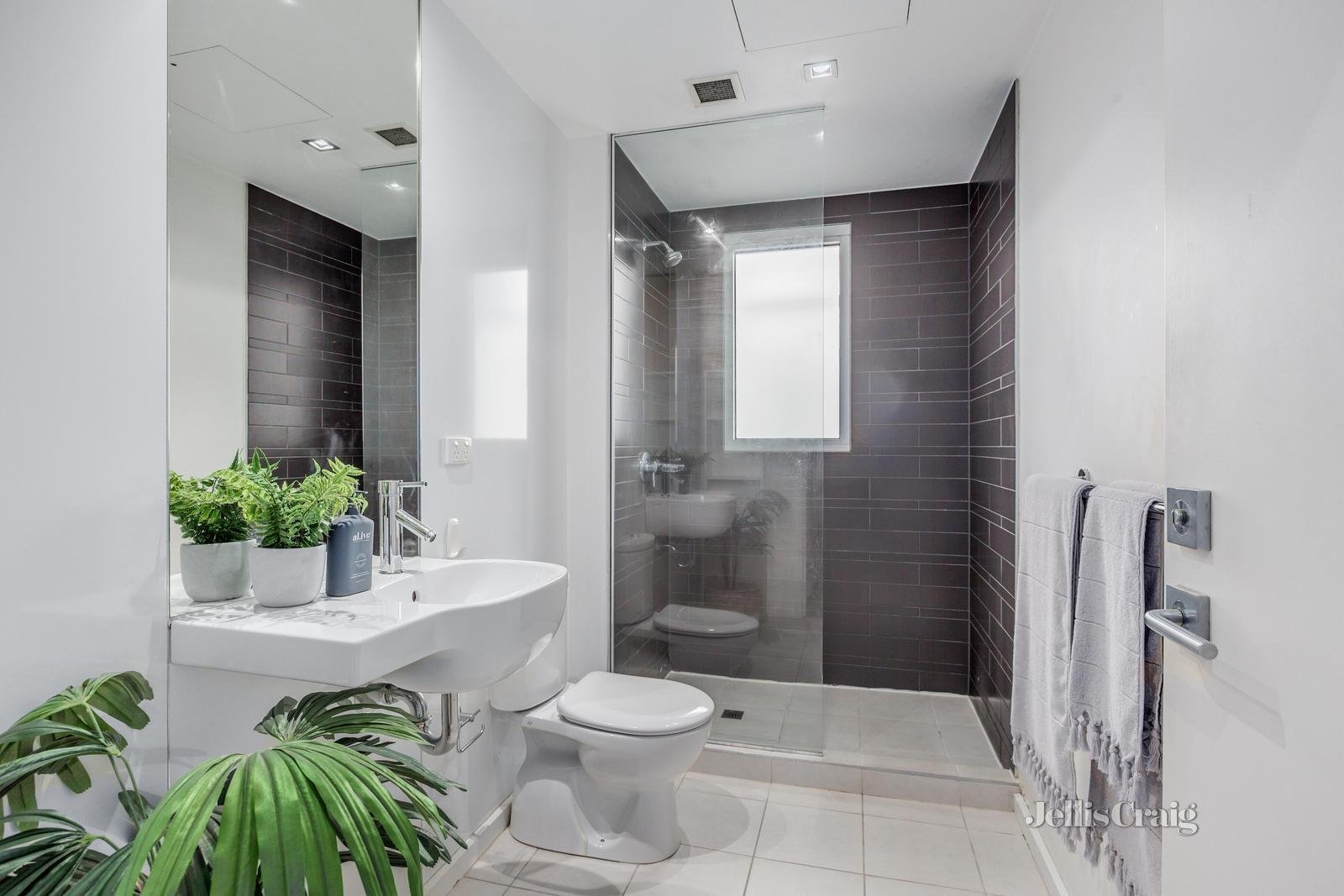 104/92 Kinkora Road, Hawthorn image 5