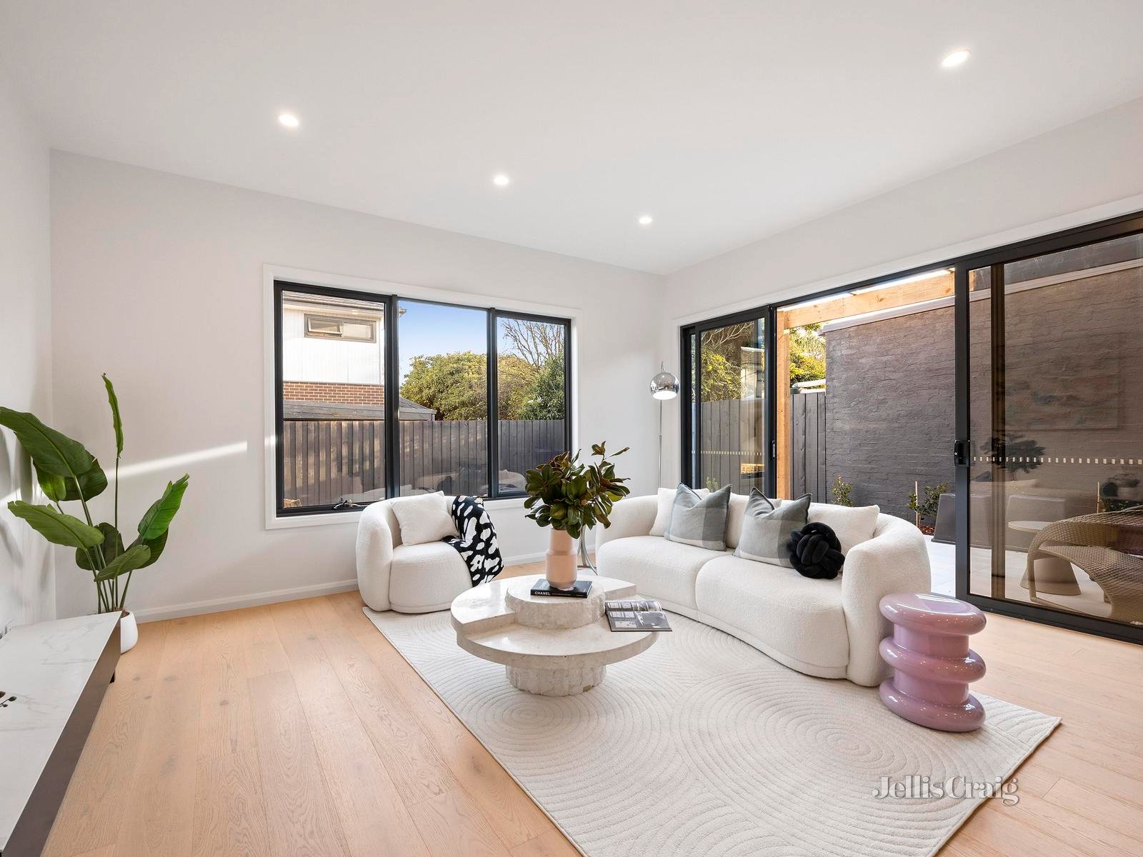 104a Beverley Street, Doncaster East image 2