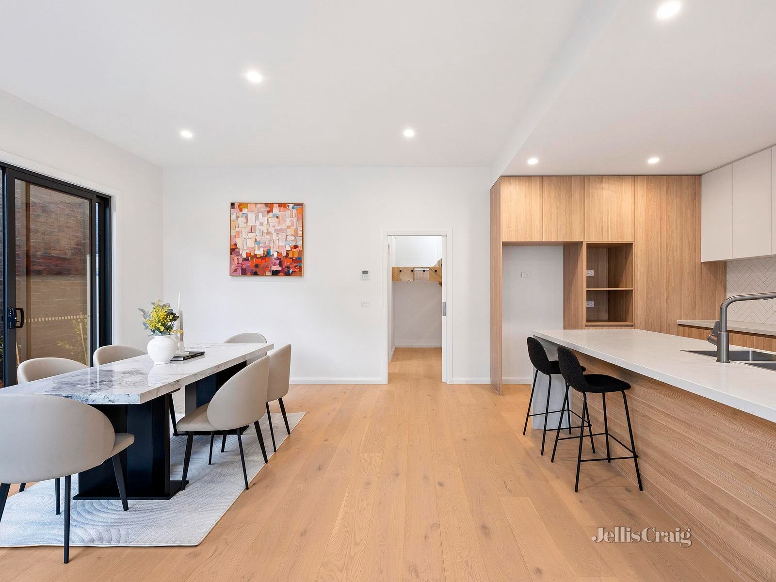 104a Beverley Street, Doncaster East image 3