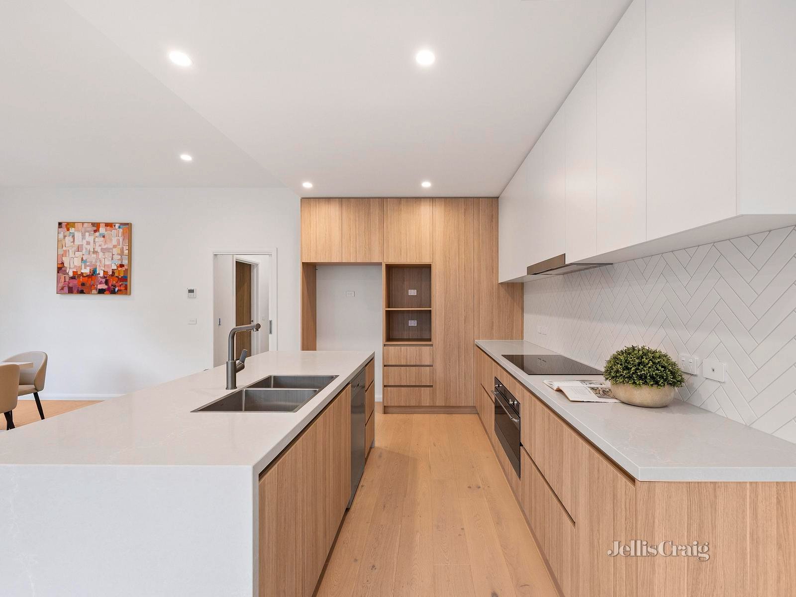104a Beverley Street, Doncaster East image 5