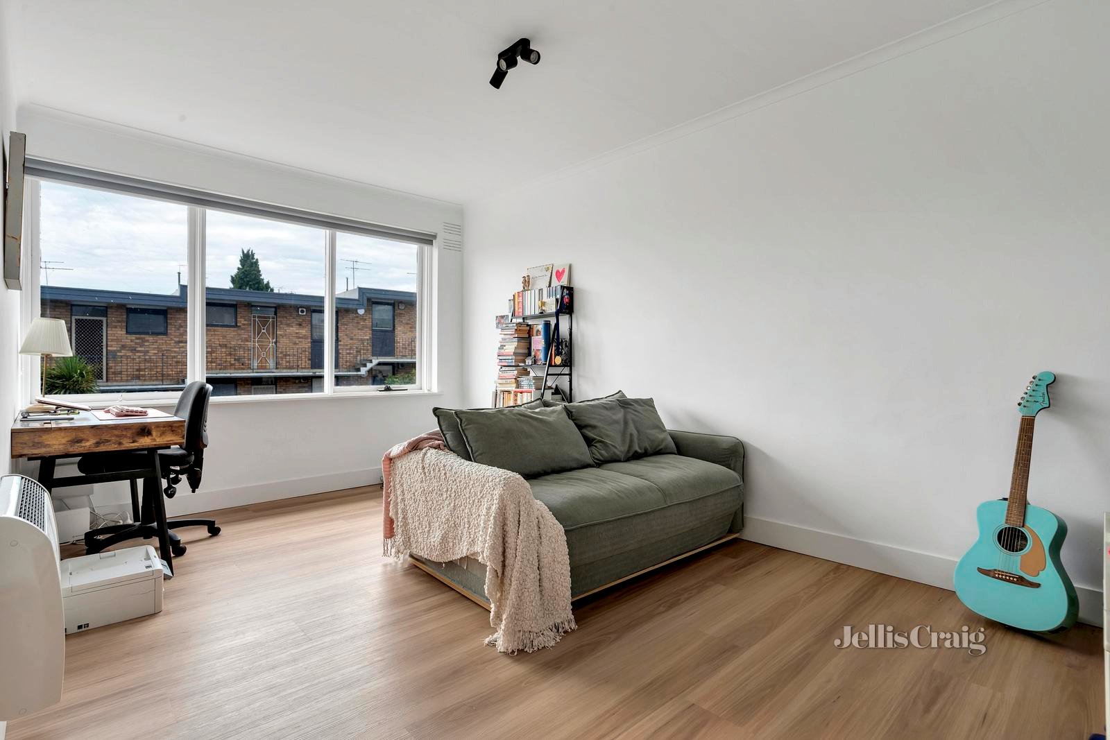 10/5 Allard Street, Brunswick West image 1