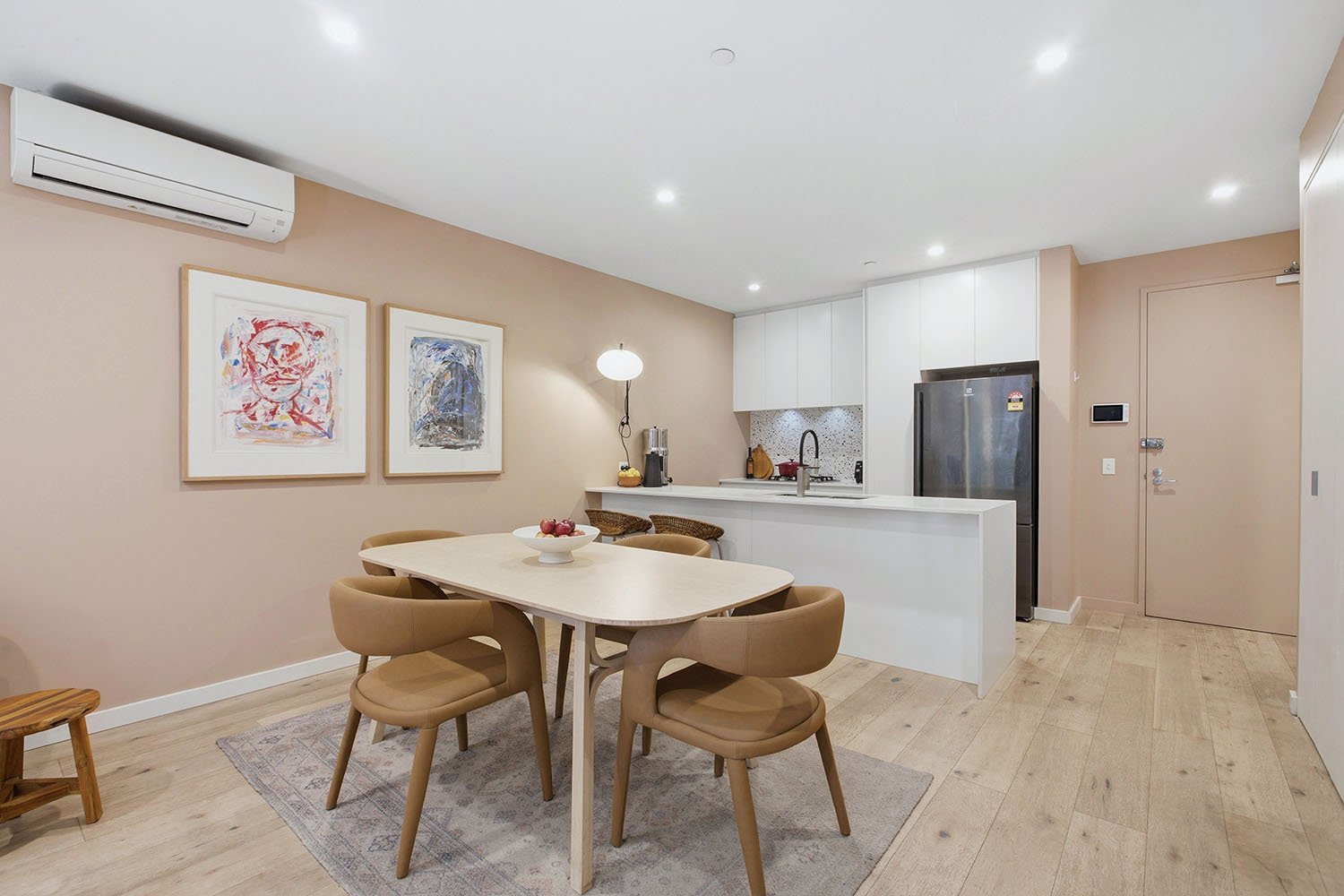 10/5 Claire Street, Mckinnon image 1