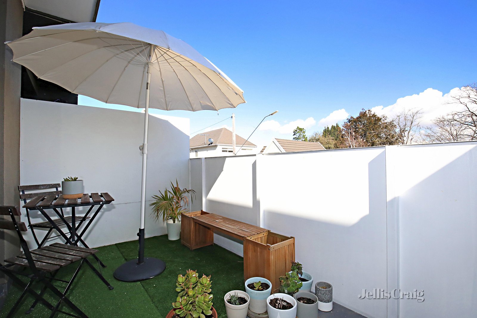10/5 Emmaline Street, Northcote image 2