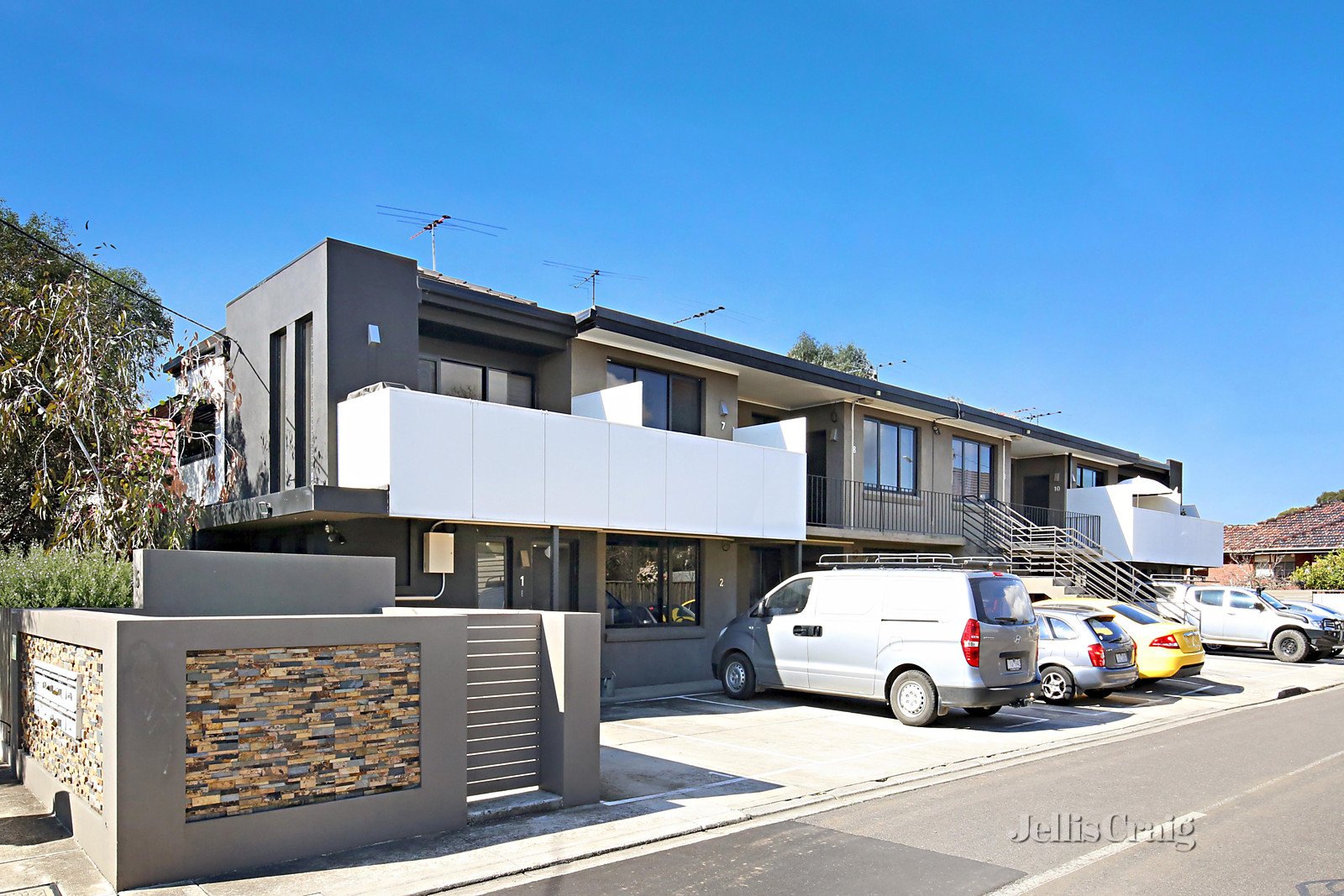 10/5 Emmaline Street, Northcote image 3
