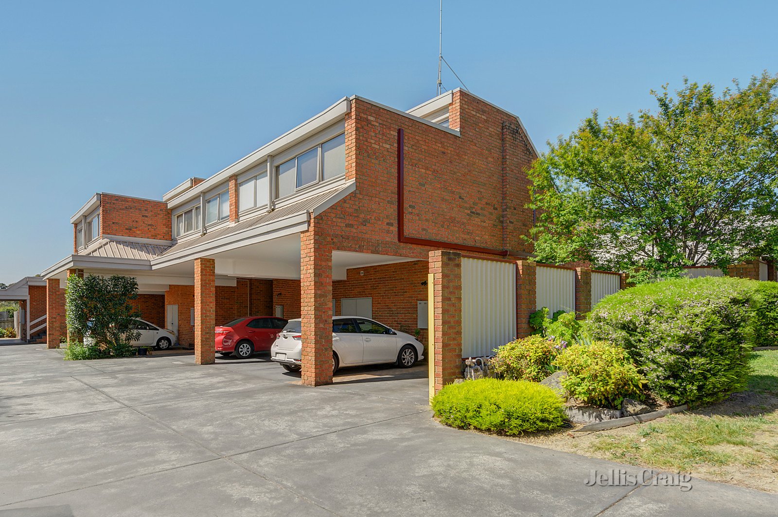 10/5 Luck Street, Eltham image 1