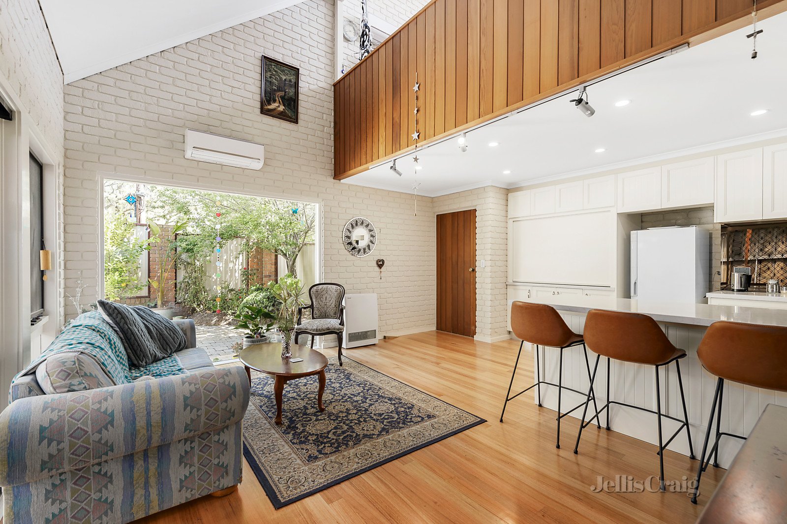 10/5 Luck Street, Eltham image 3