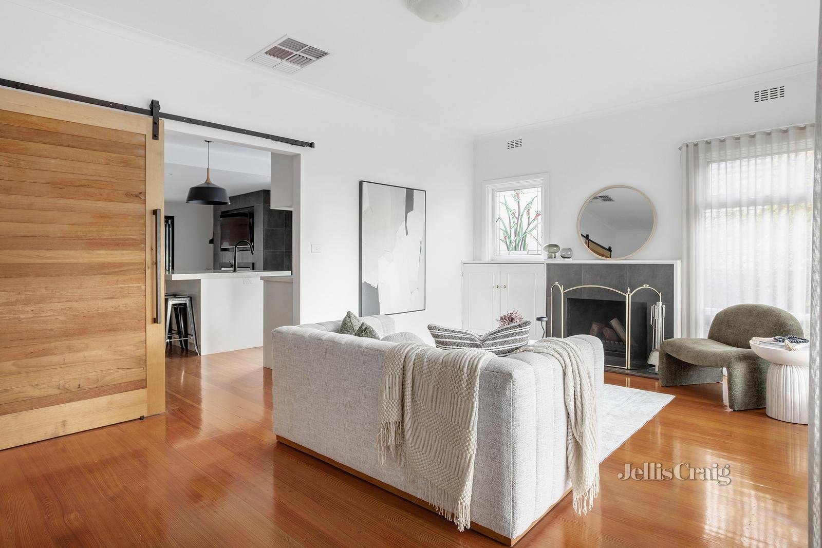105 Mountain View Parade, Rosanna image 3
