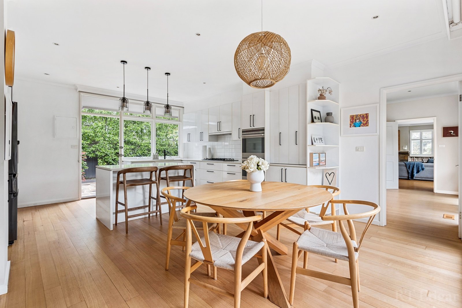 Property Gallery Thumbnail 6