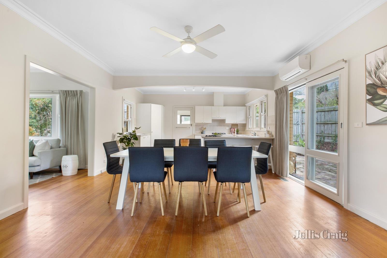 105 Rostrevor Parade, Mont Albert North image 4