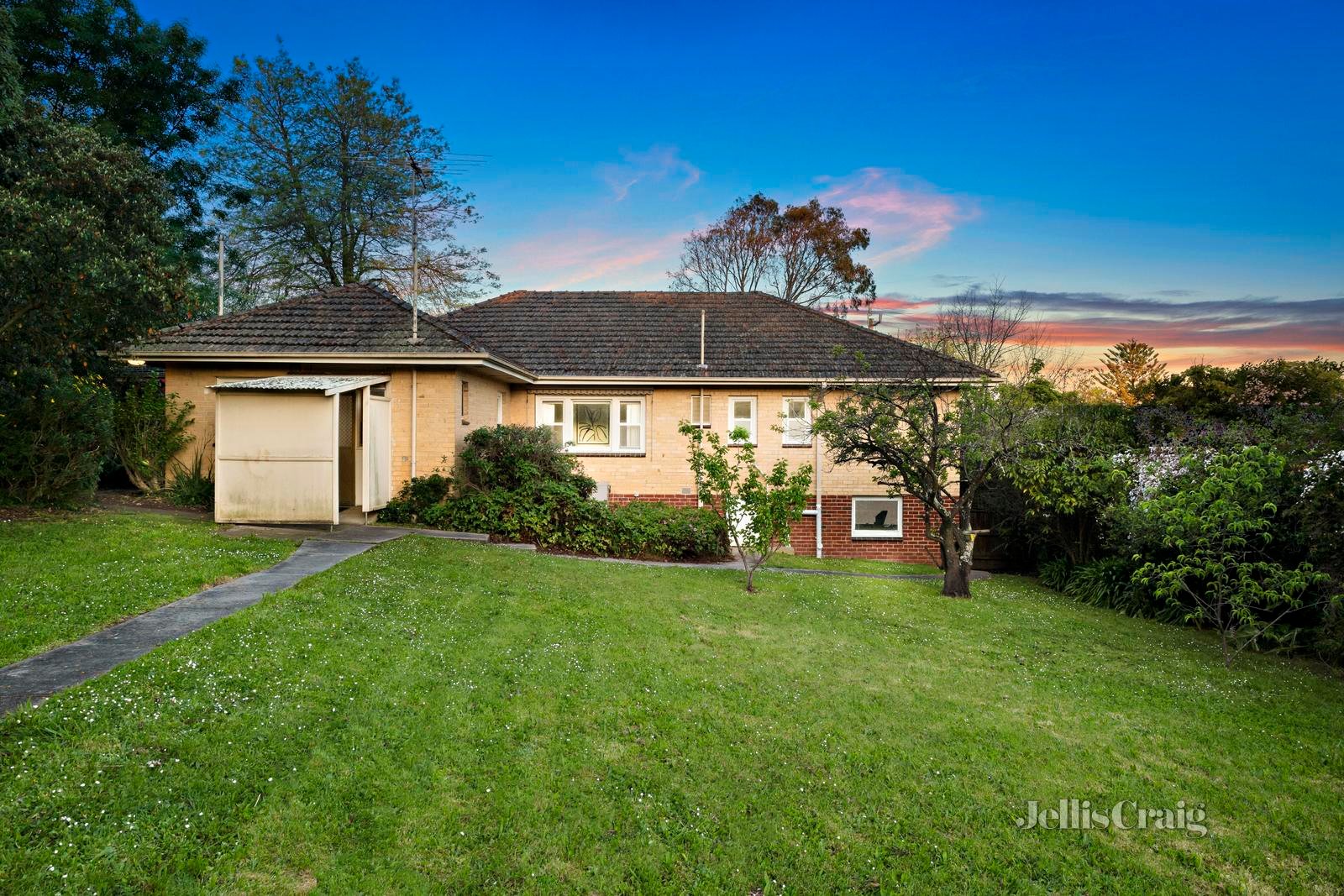 105 Rostrevor Parade, Mont Albert North image 14