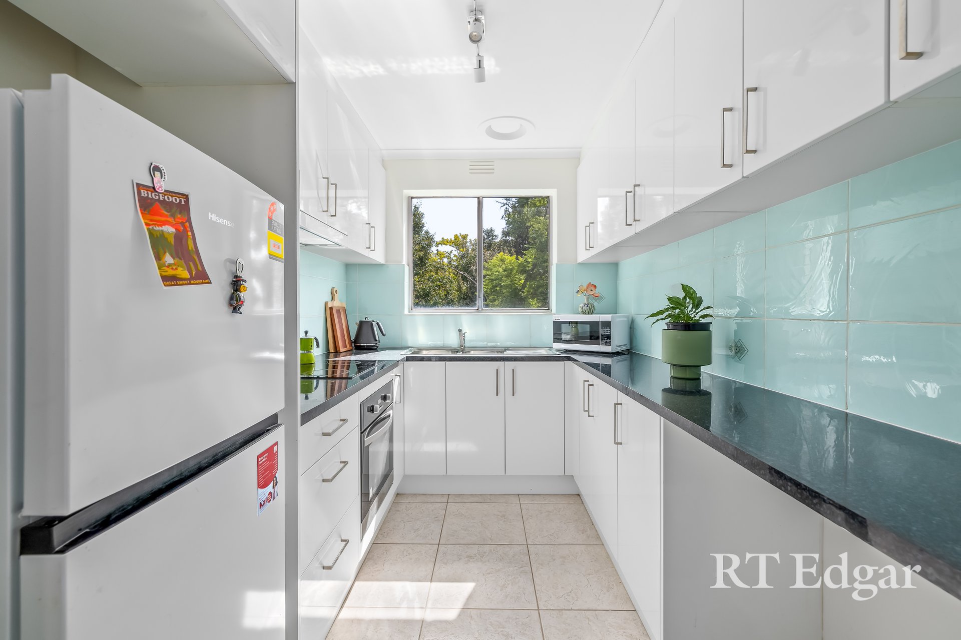 Property Gallery Thumbnail 3