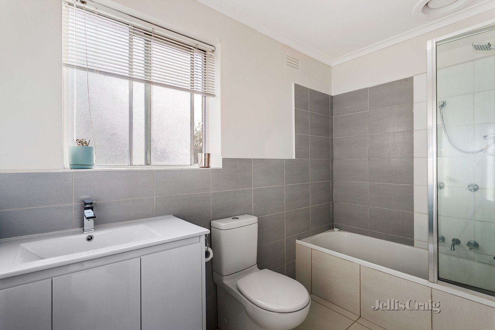10/5 Simpson Street, Northcote image 4