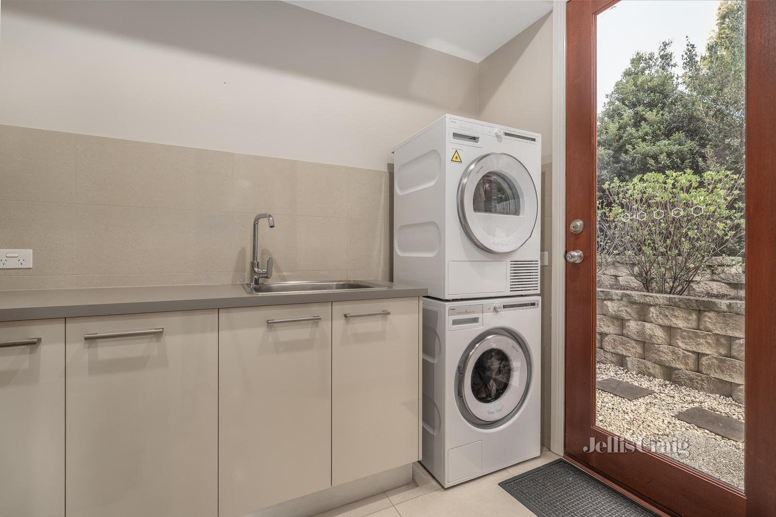105 Springvale Road, Glen Waverley image 17