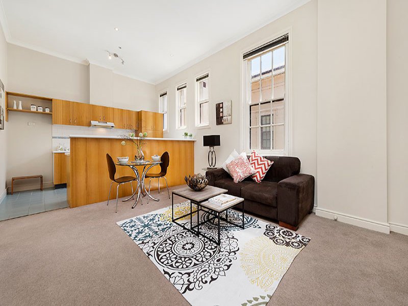 105 Wiltshire Drive, Kew image 2