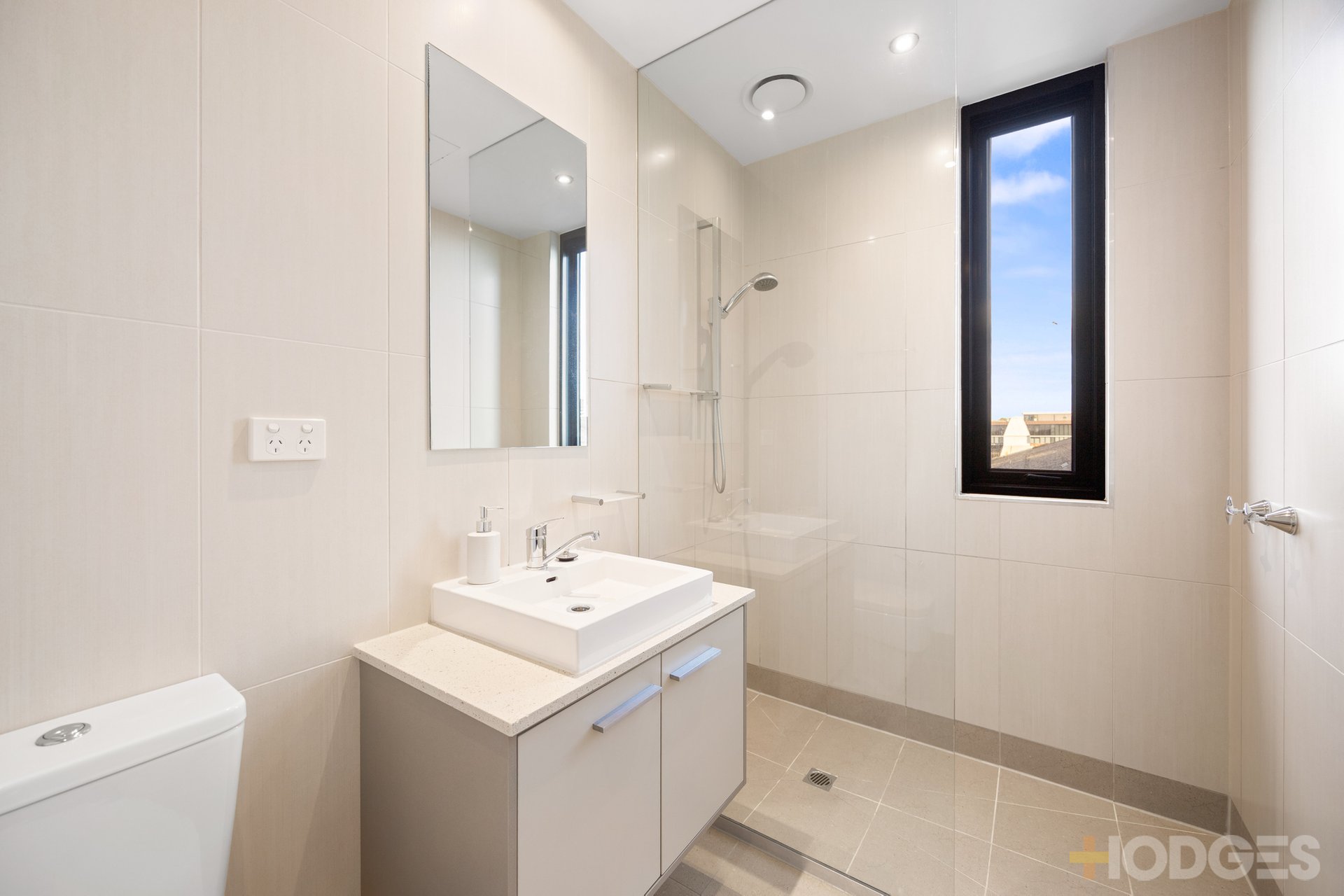 105 / 100 Western Beach Road Geelong