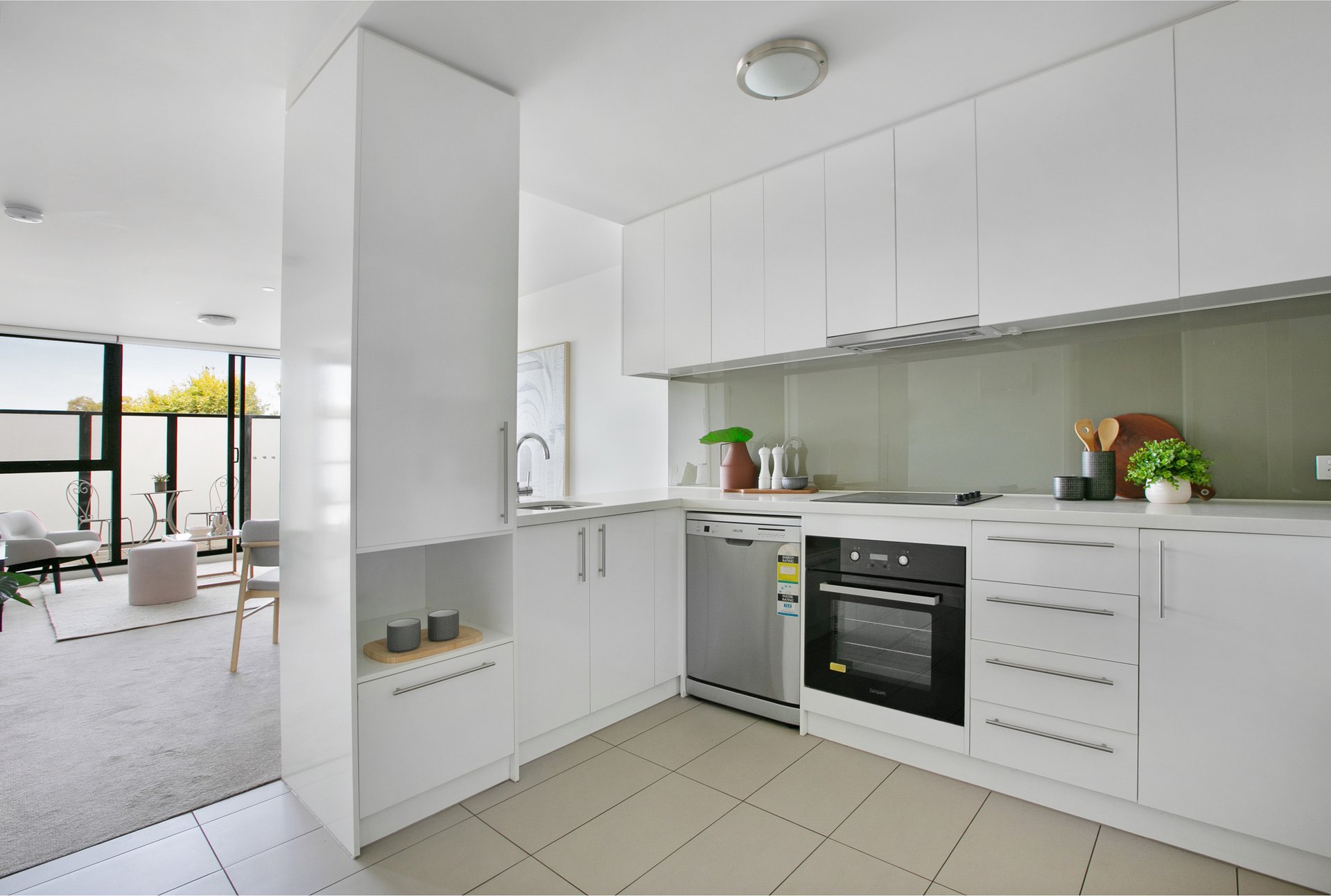 105/105 Pier Street, Altona image 2