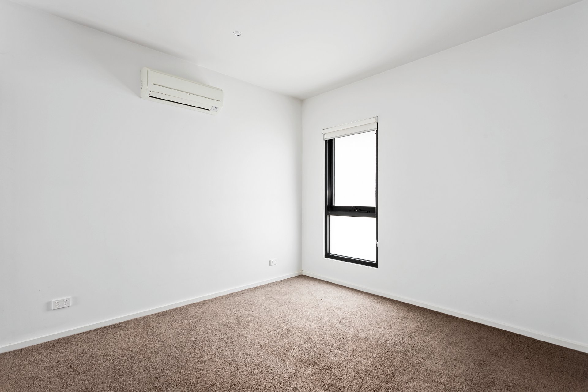 Property Gallery Thumbnail 6