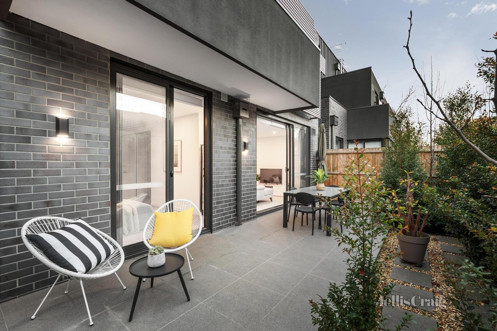 105/1a Middlesex Road, Surrey Hills image 2