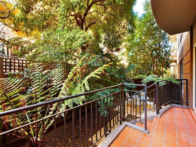 105/26 Queens Road, Melbourne image 6