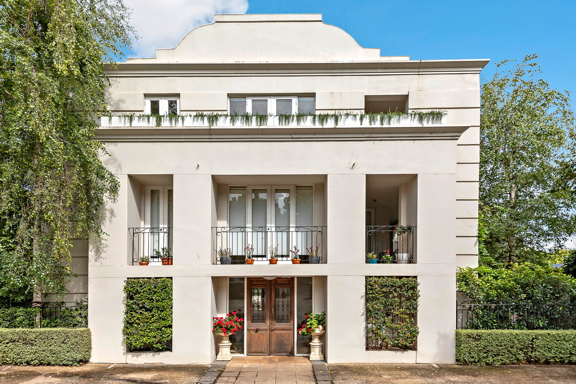 Property Gallery - Main Image