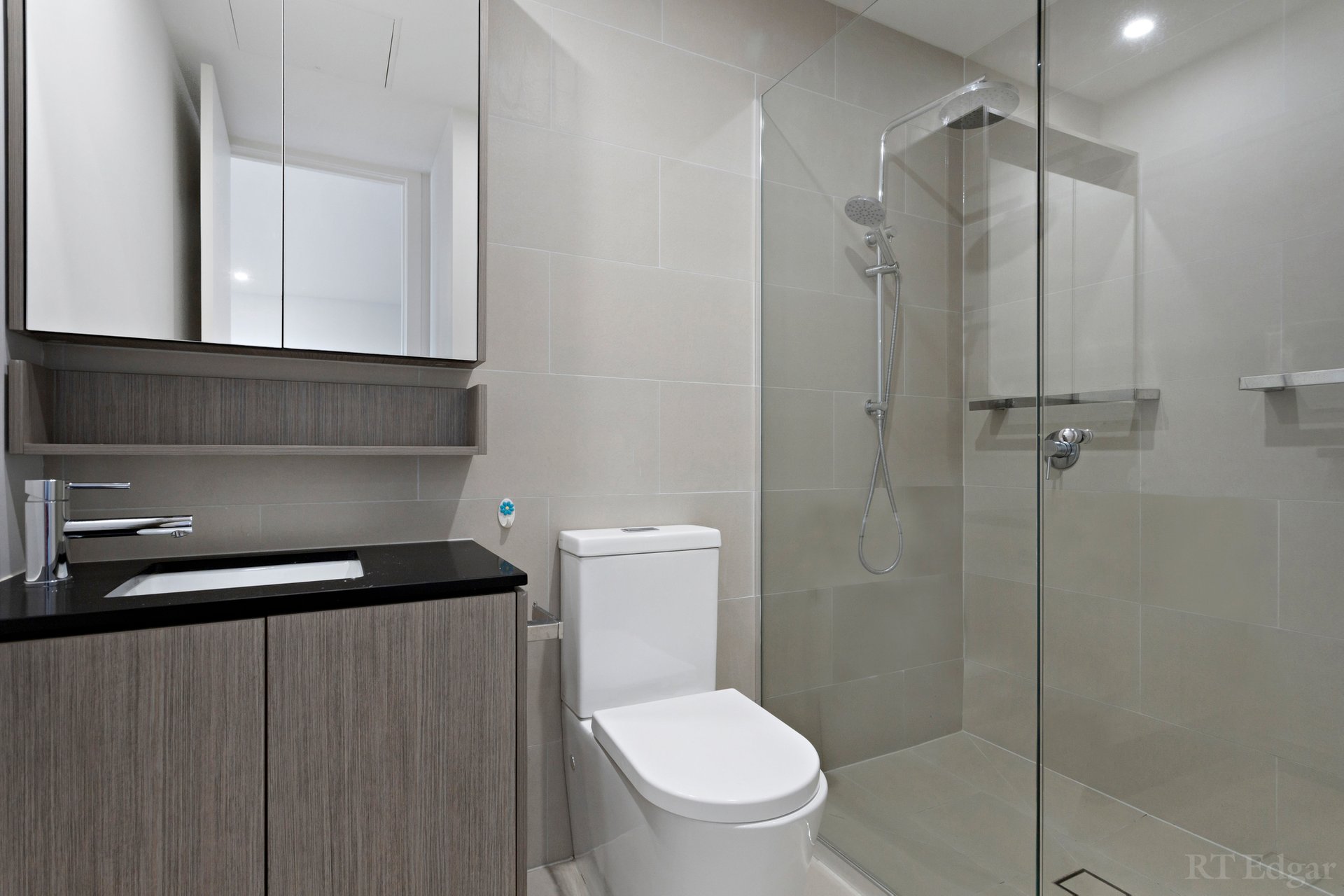 Property Gallery Thumbnail 6