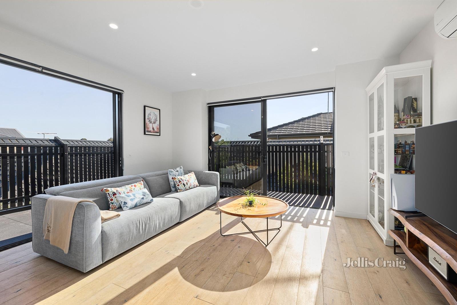 105/39 Nicholson Street, Bentleigh image 2