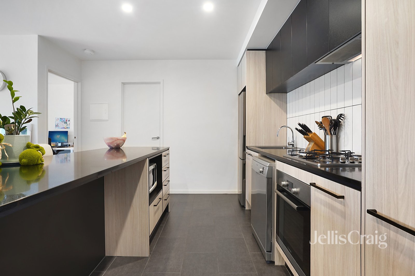 105/48 Oleander Drive, Mill&nbsp;Park image 3