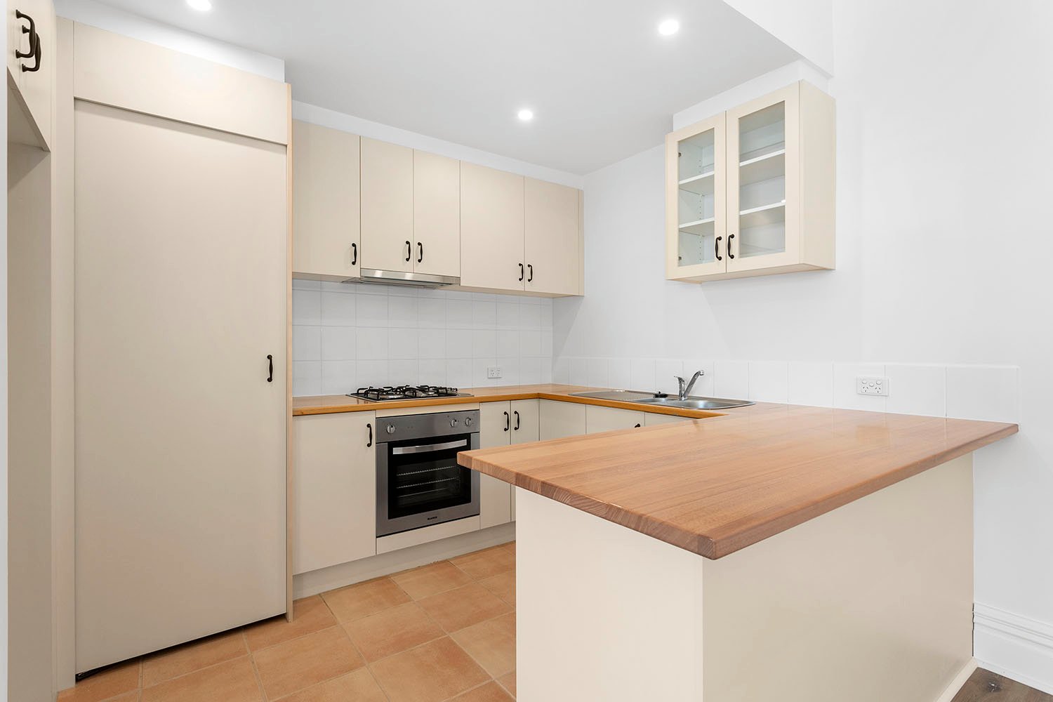 10 / 56 Beach Road Hampton