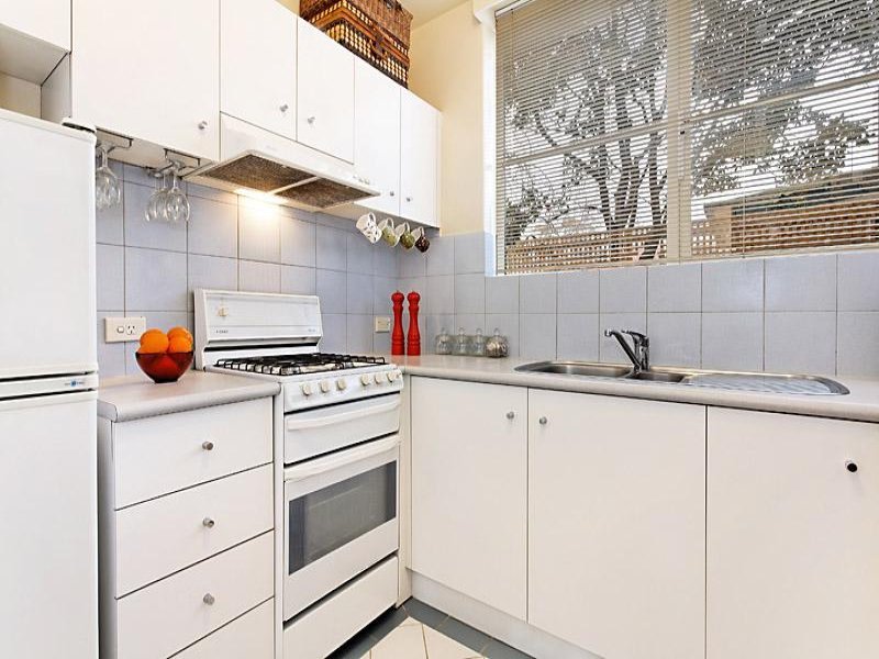10/574 Glenferrie Road, Hawthorn image 3