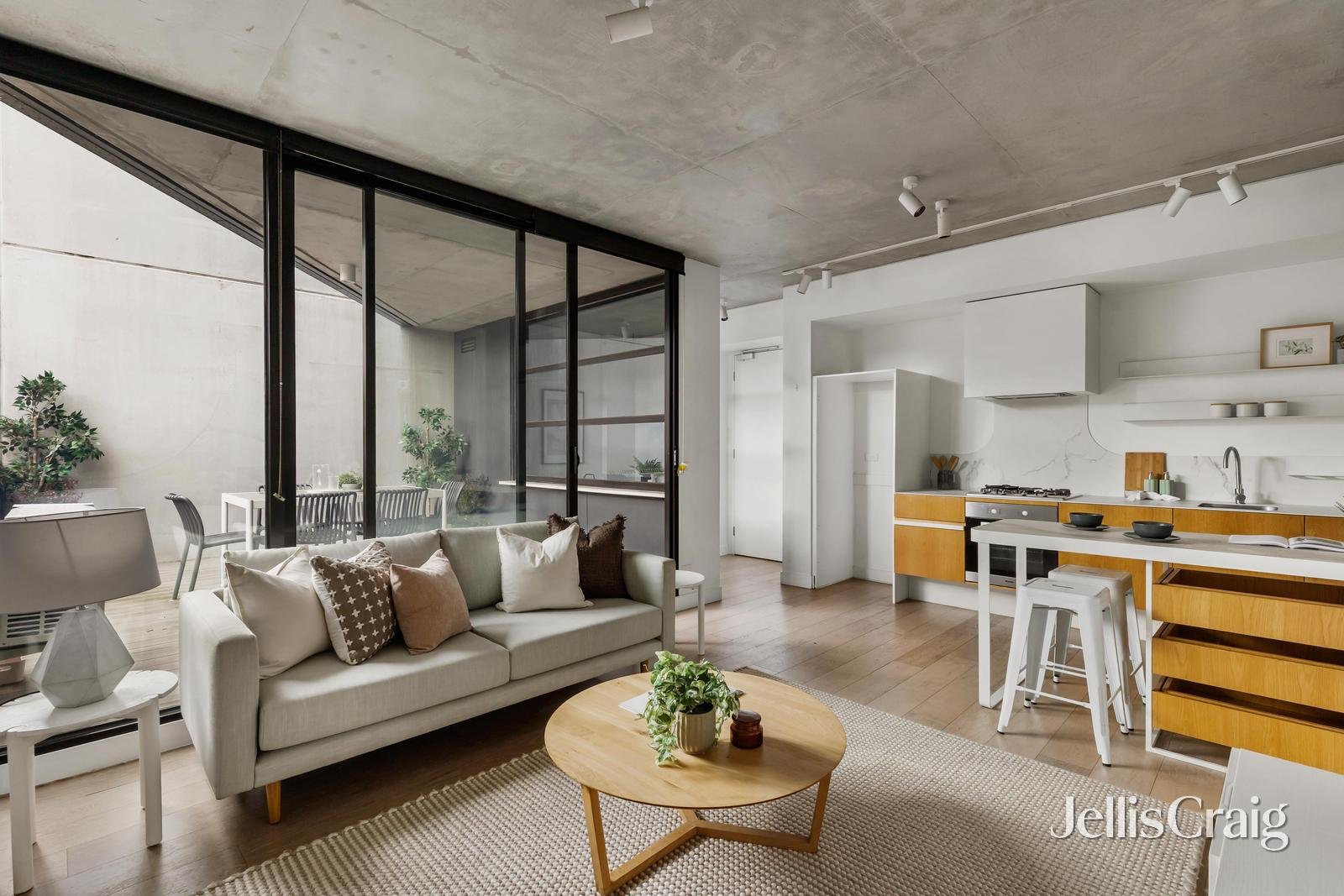 105/8 Luton Lane, Hawthorn image 1