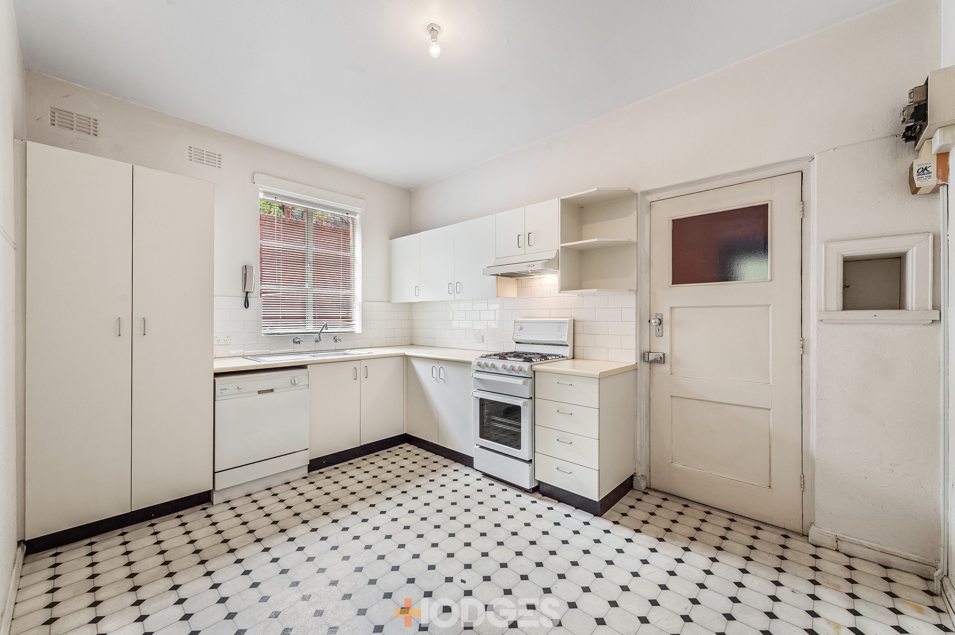 10 / 59 Queens Road Melbourne