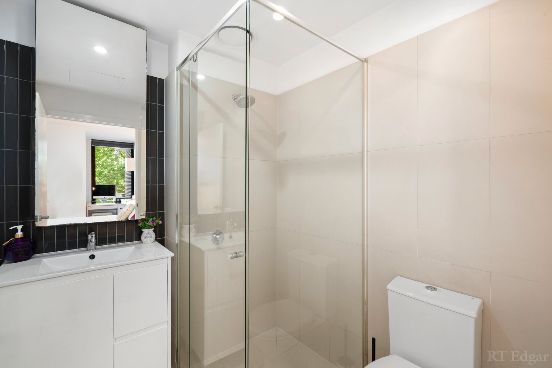 Property Gallery Thumbnail 5