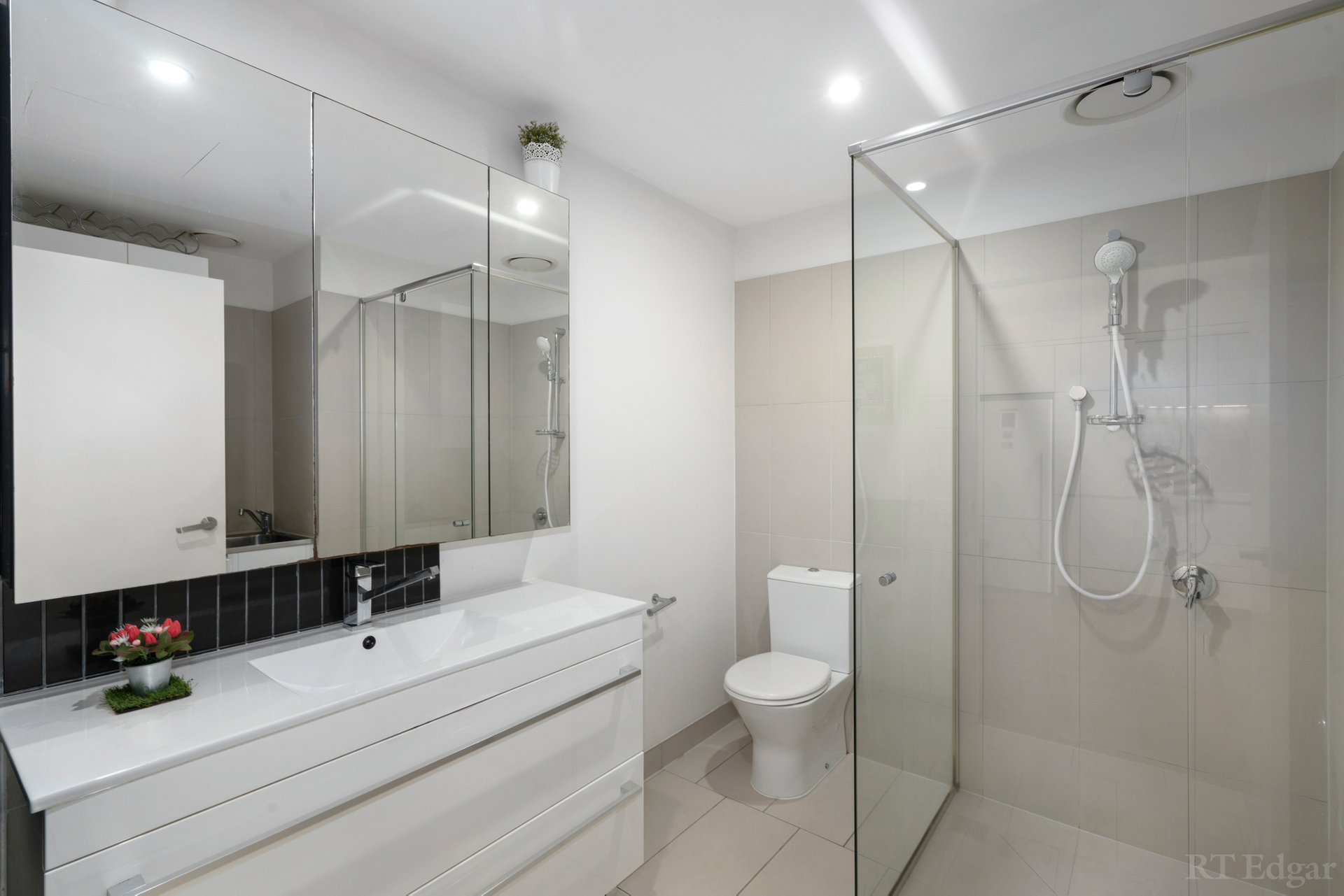 Property Gallery Thumbnail 7