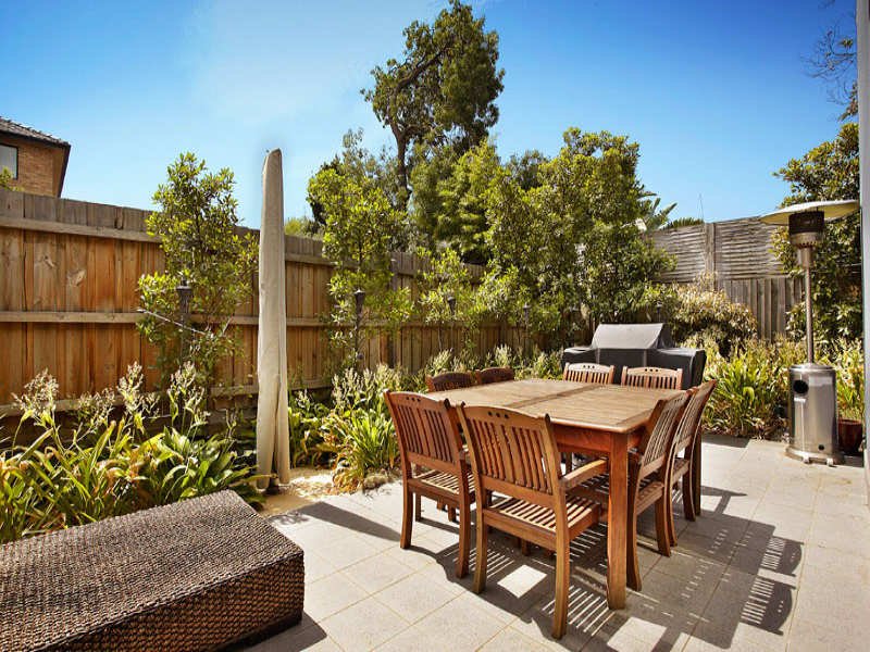 105/95 Ormond Road, Elwood image 2